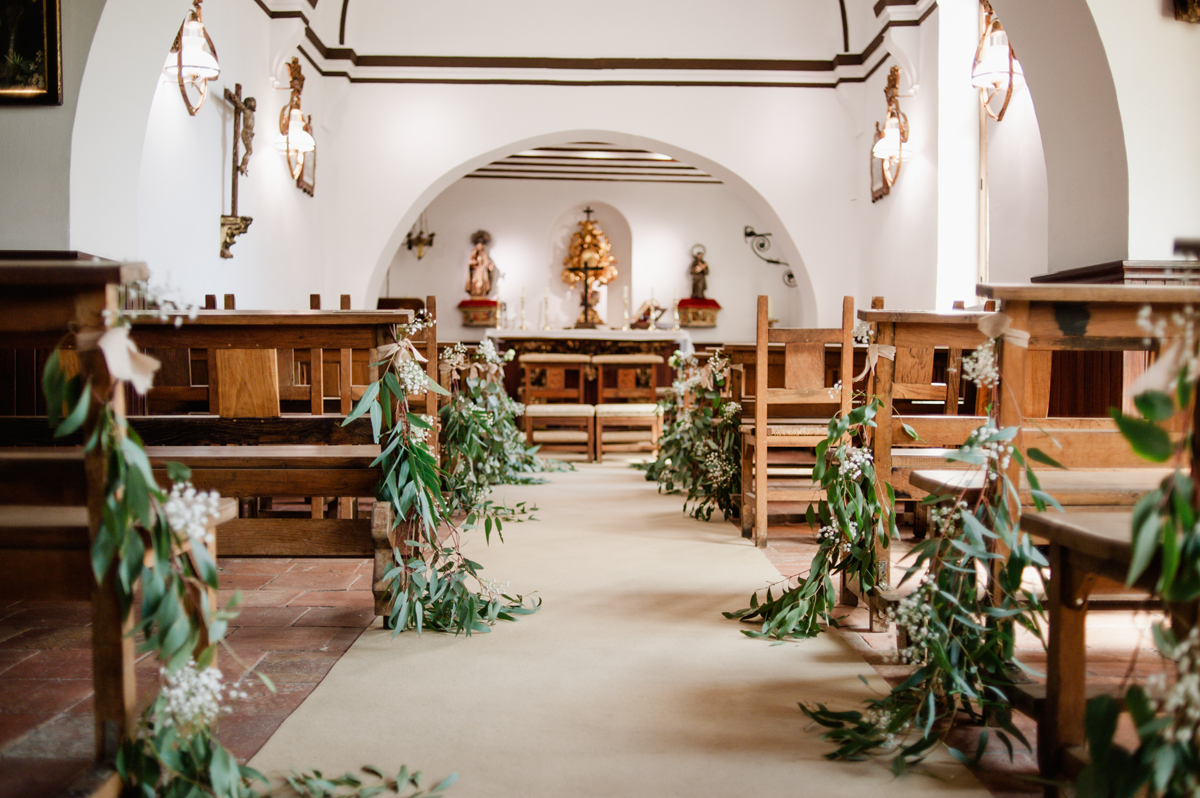 decoración iglesia boda verde olivo